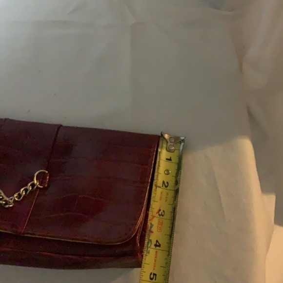 VINTAGE VEGAN CLUTCH - Picture 7 of 10